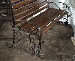 Кованые скамейки в Воронеже