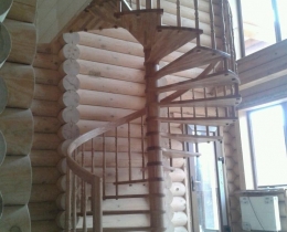 Деревянные лестницы с ковкой в Воронеже
