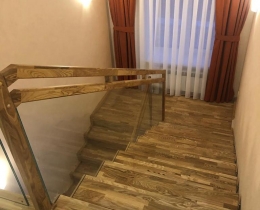 Деревянные лестницы с ковкой в Воронеже